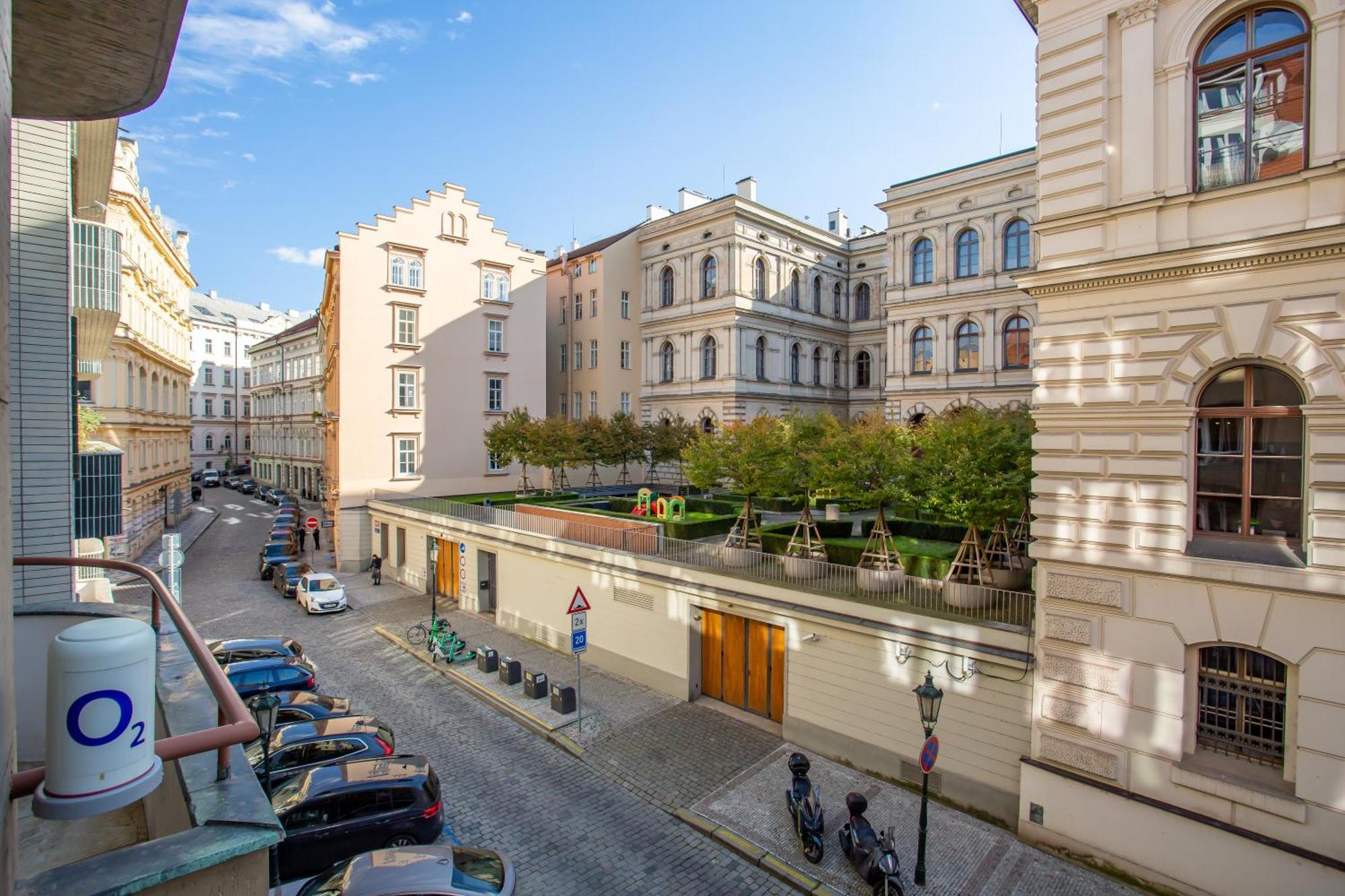 Apartament Academia *